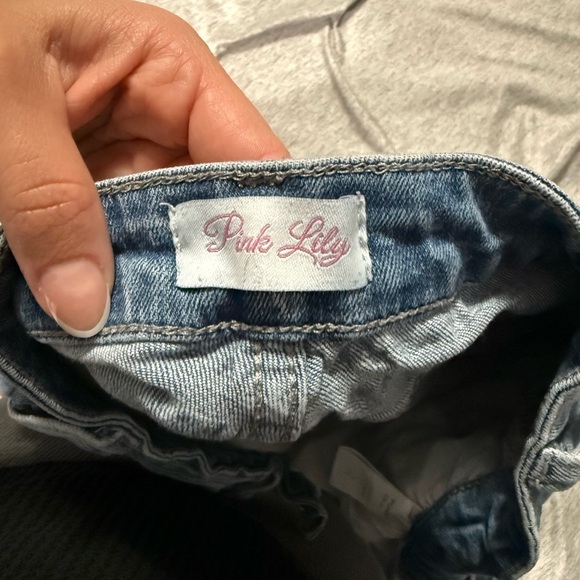 Pink Lily distressed boyfriend jeans - Picture 3 of 3